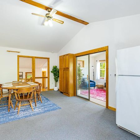 River Access Cabin With Hot Tub, Fire Pit, & Wifi! Morton Grove Exterior photo