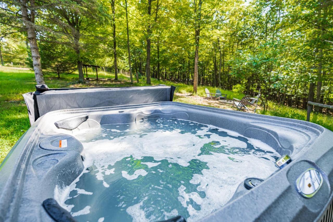 River Access Cabin With Hot Tub, Fire Pit, & Wifi! Morton Grove Exterior photo