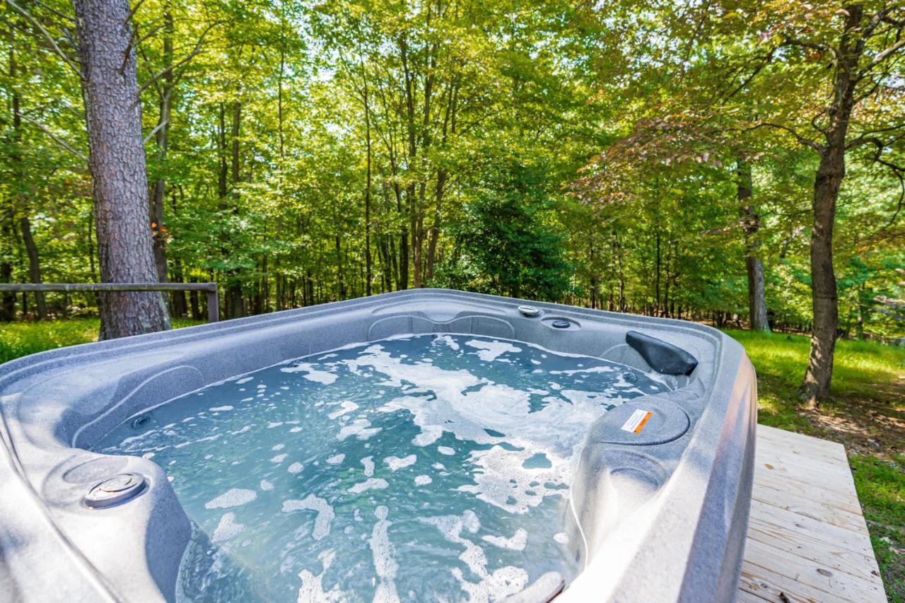 River Access Cabin With Hot Tub, Fire Pit, & Wifi! Morton Grove Exterior photo